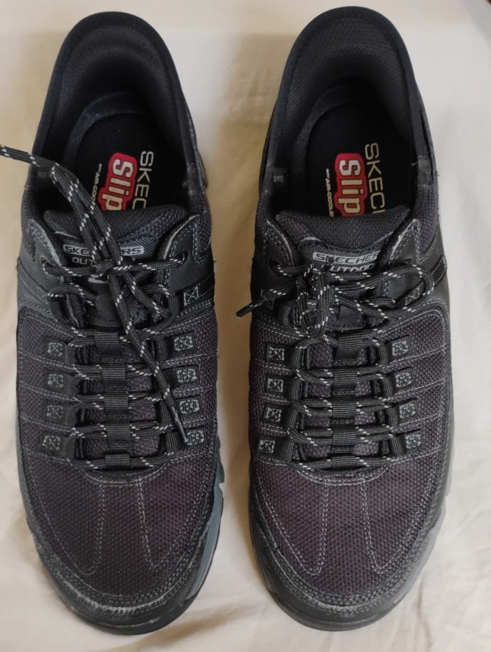 Skechers Men's Black Sz 11.5 Slip-ins Air-Cooled Memory Foam Summits AT